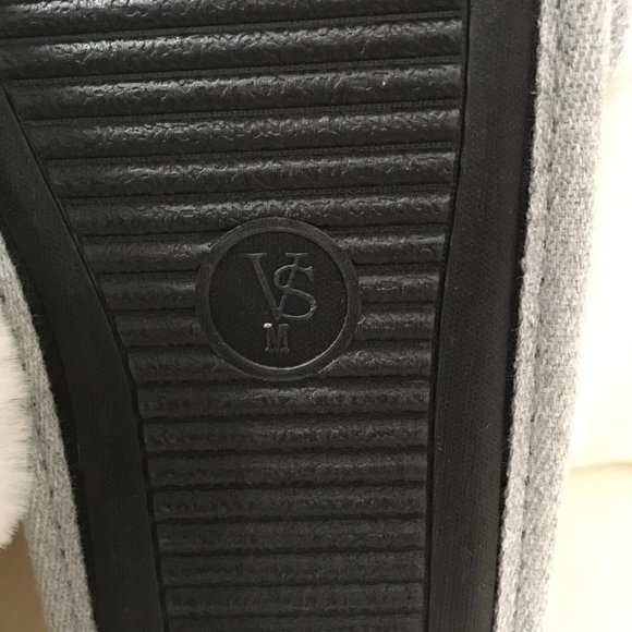 Victoria's Secret Cozy Cable Knit Slipper NWOT - Picture 6 of 6